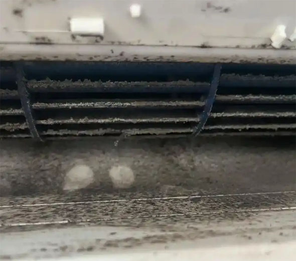 大冶空调吹的风有股烧焦味是怎么回事